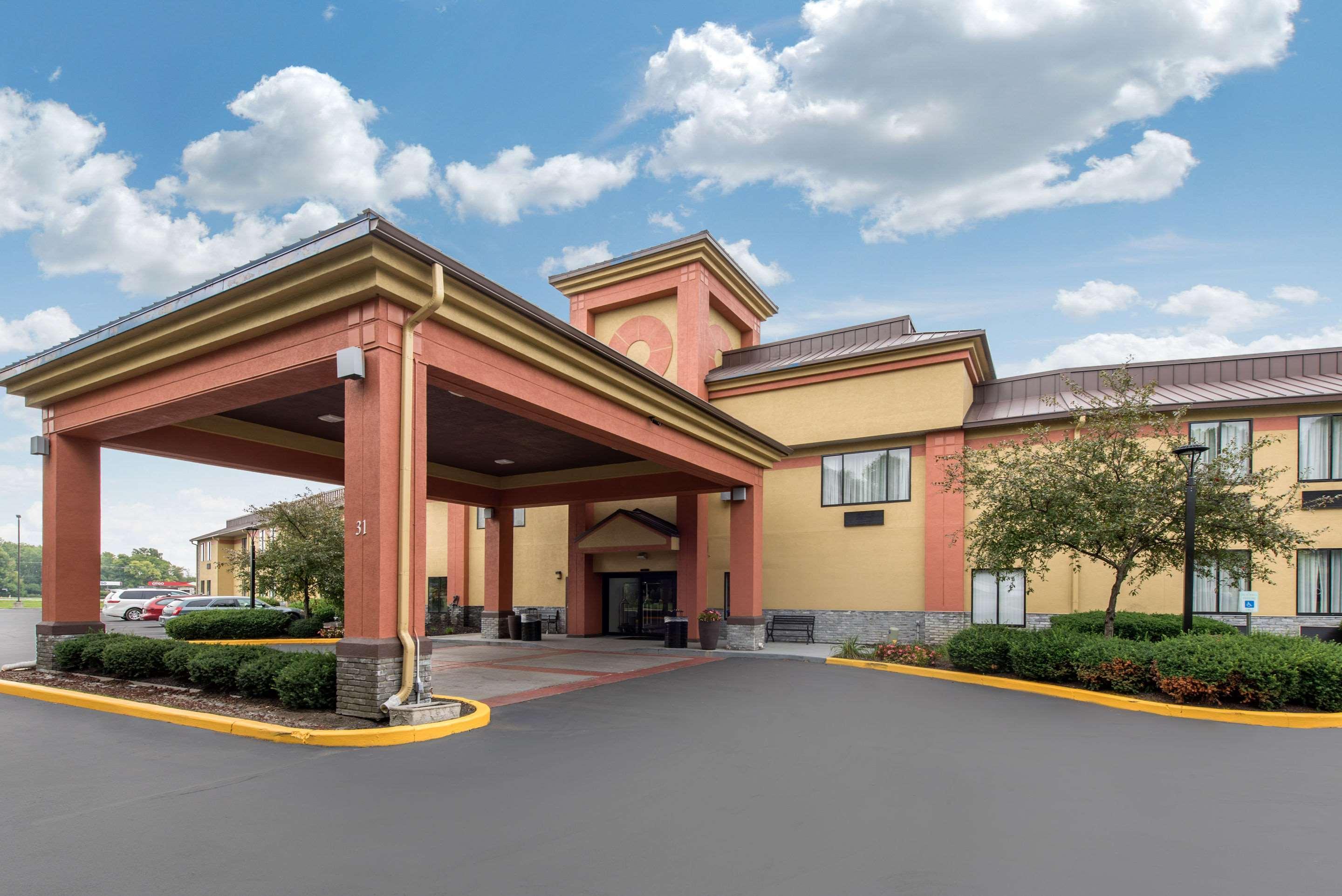 Quality Inn & Suites Brownsburg - Indianapolis West Ngoại thất bức ảnh