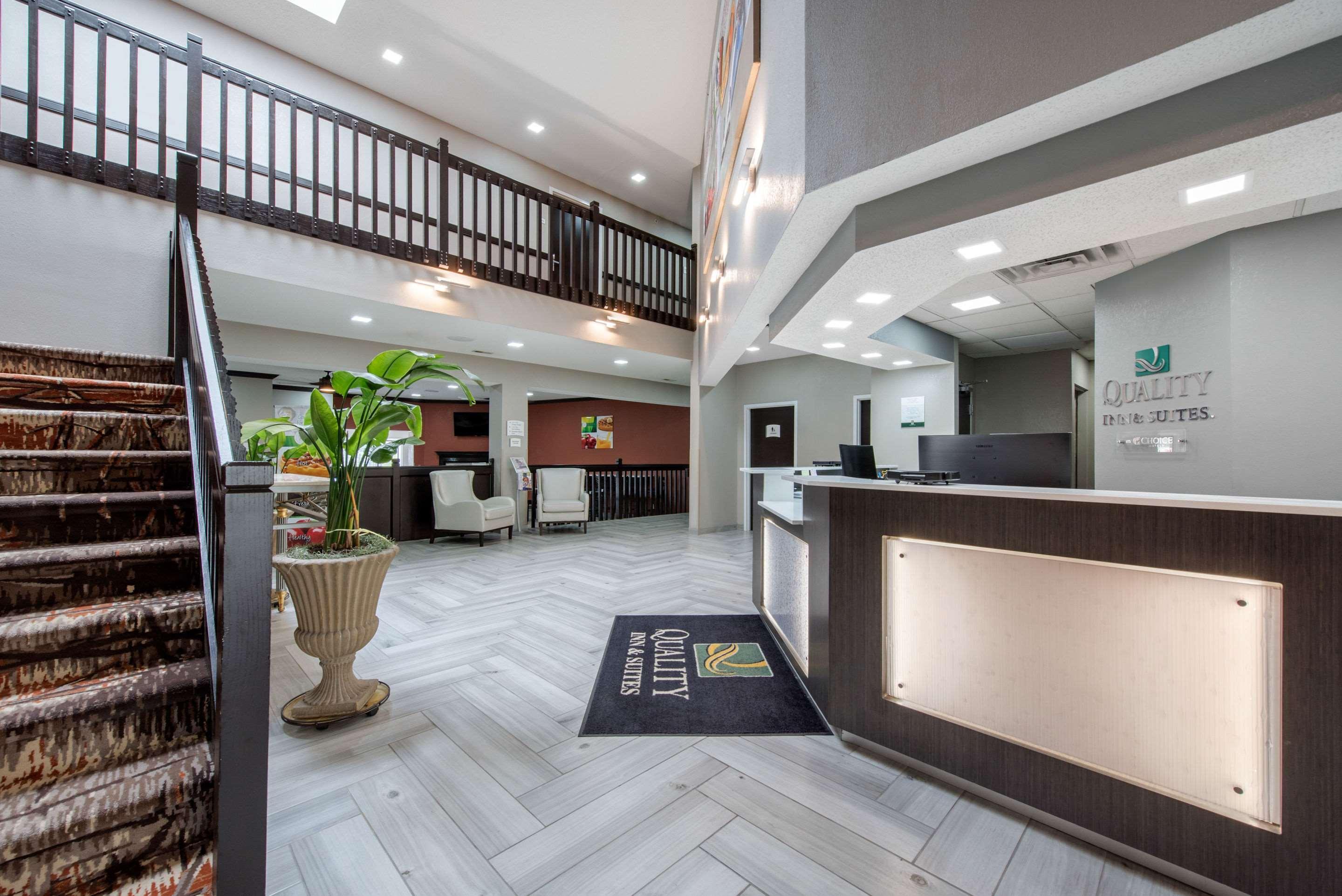 Quality Inn & Suites Brownsburg - Indianapolis West Ngoại thất bức ảnh
