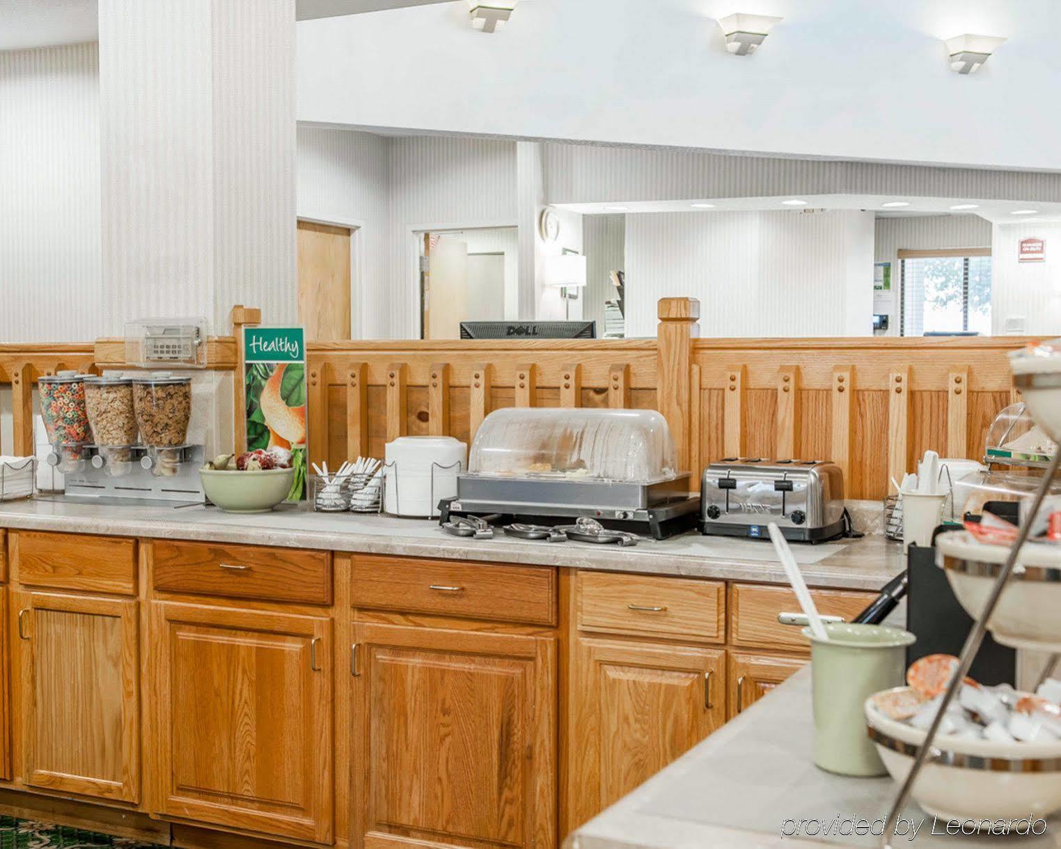 Quality Inn & Suites Brownsburg - Indianapolis West Ngoại thất bức ảnh