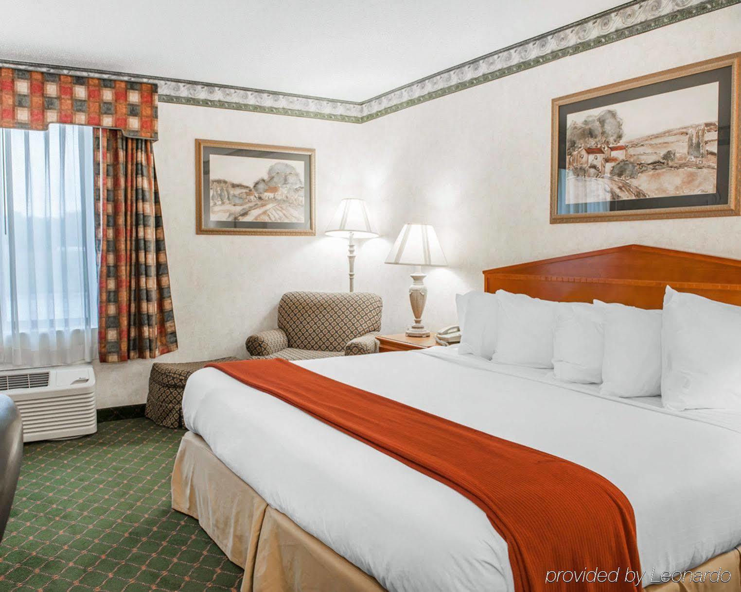 Quality Inn & Suites Brownsburg - Indianapolis West Ngoại thất bức ảnh